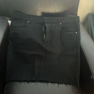 COTTON ON BLACK JEAN MINI 16